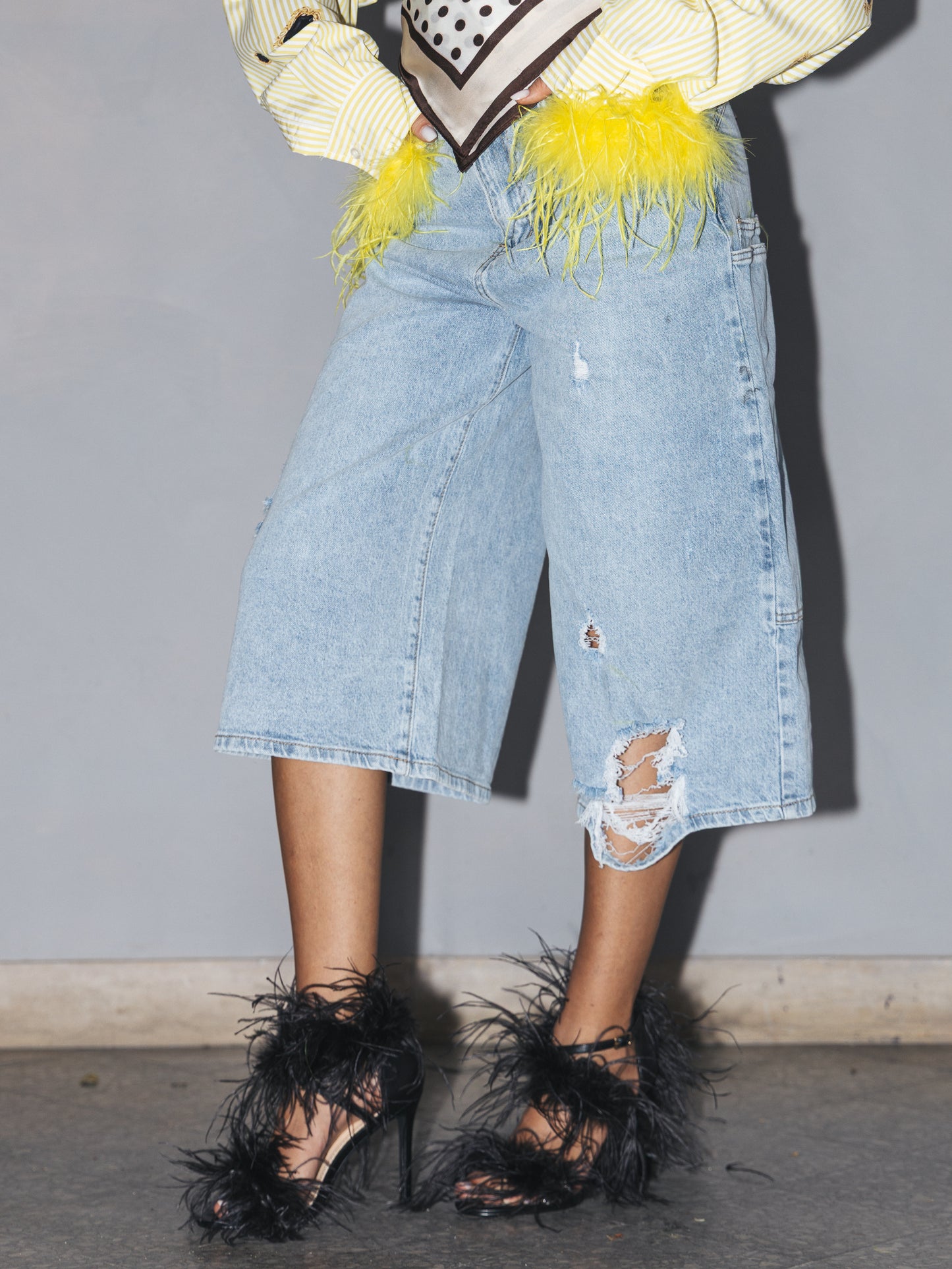 Short denim piume
