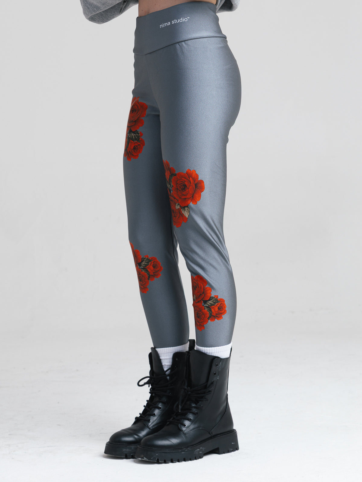 Box grigio rose rosse