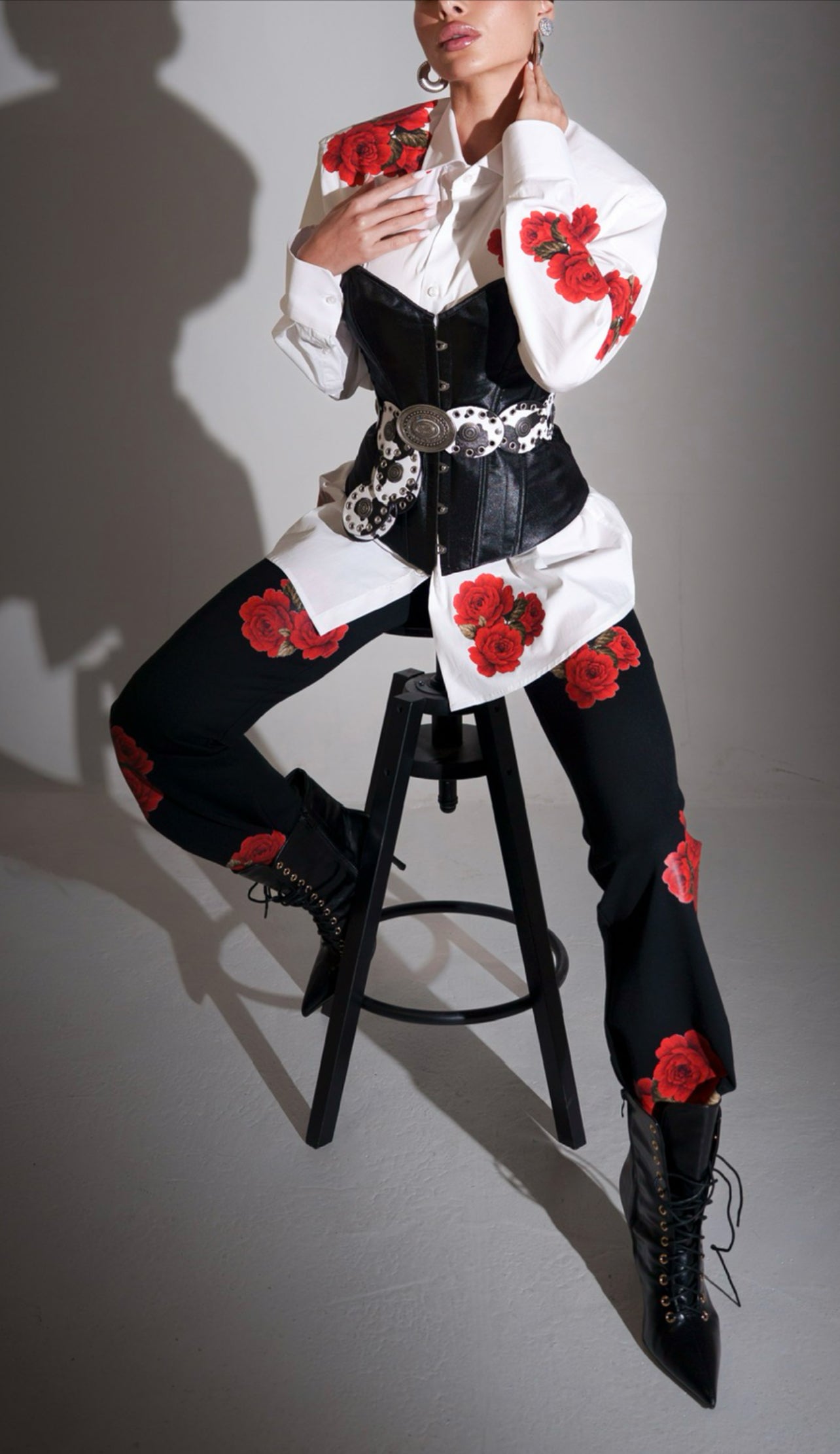 Pantaloni flare con stampa 3D