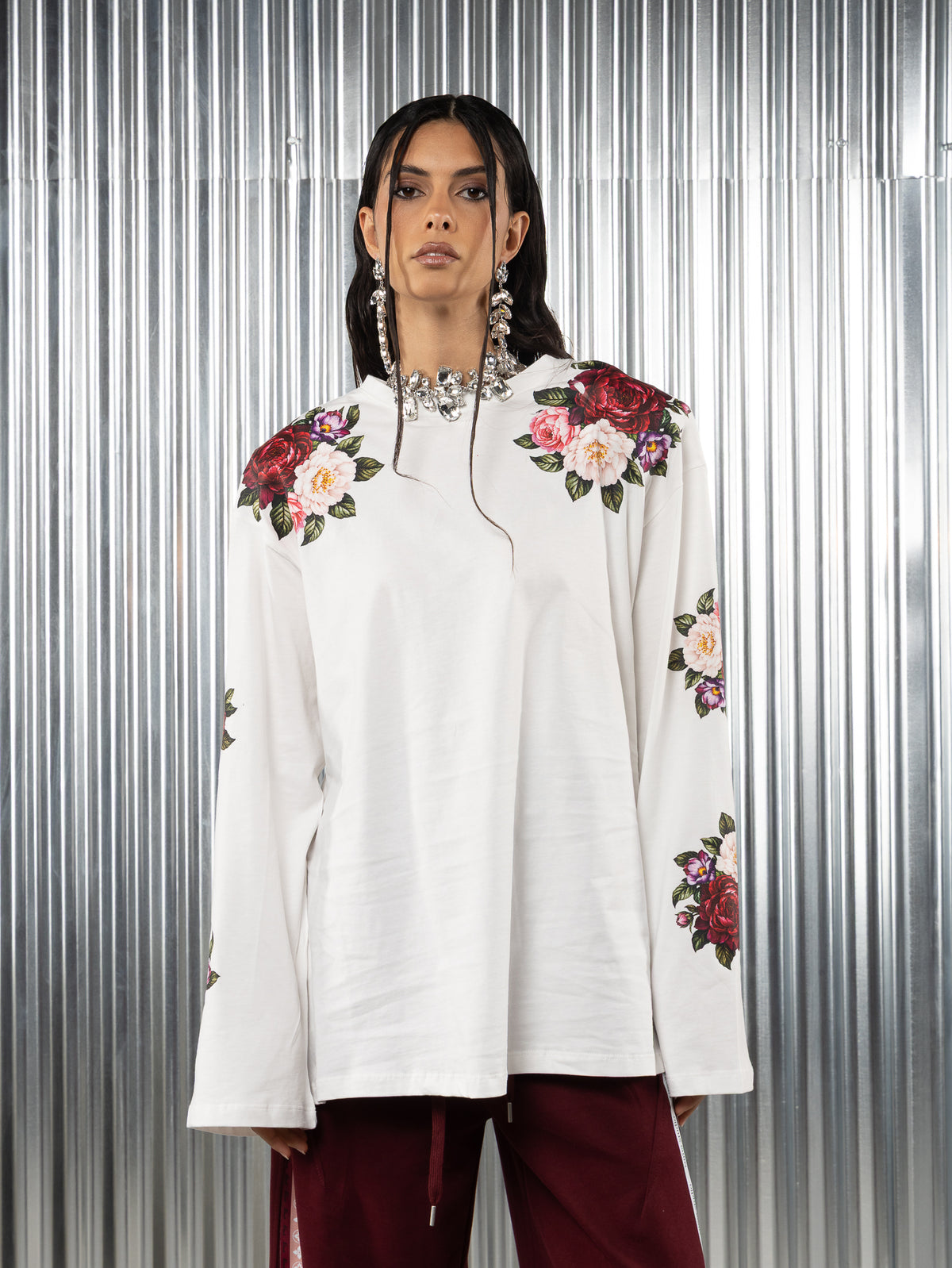 T-shirt manica lunga sacra con fiori